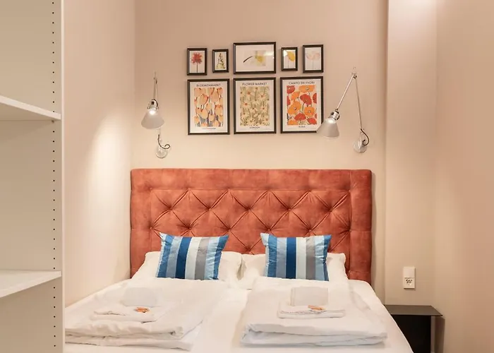 Josef's I Cozy Nest *